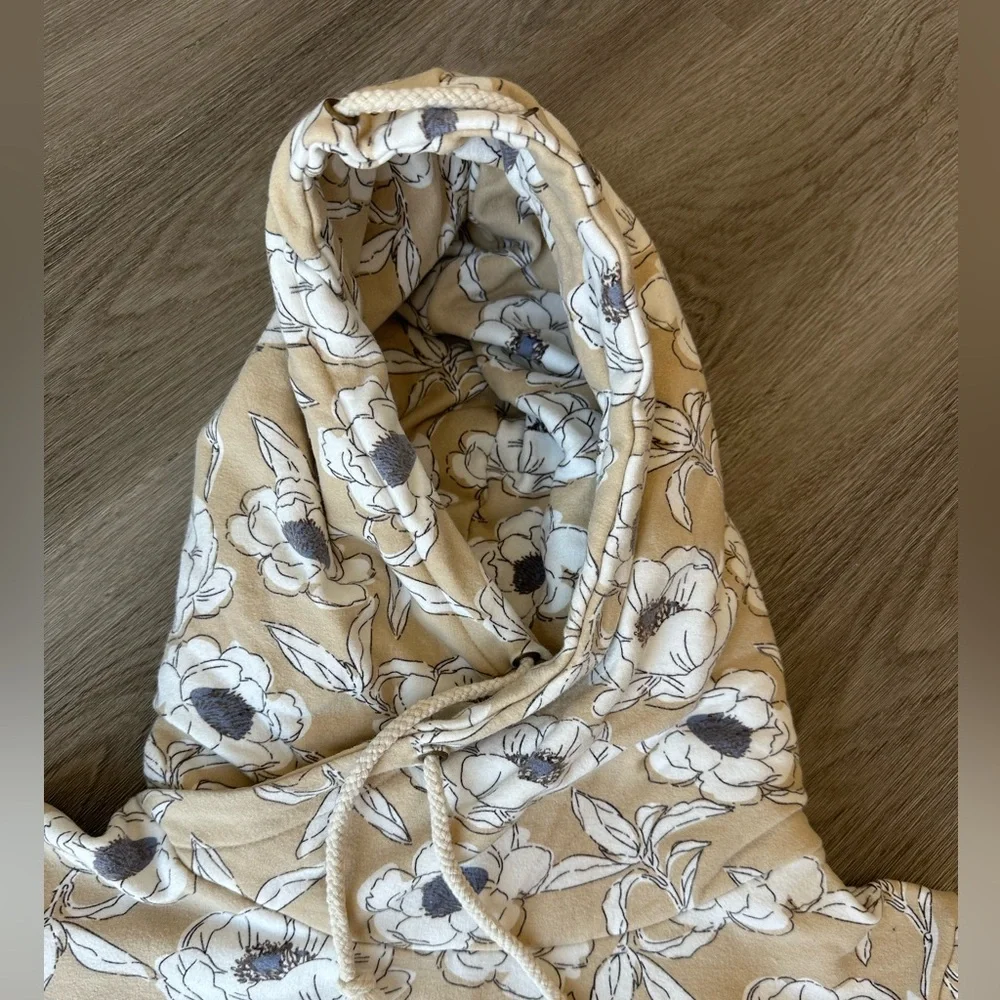 Ampersand Ave Hoodie - Picture 3 of 4